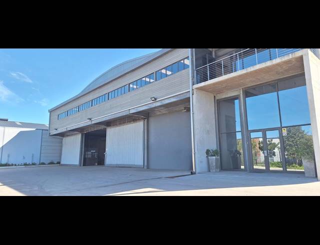 1,590M² WAREHOUSE FOR SALE IN RIVERGATE